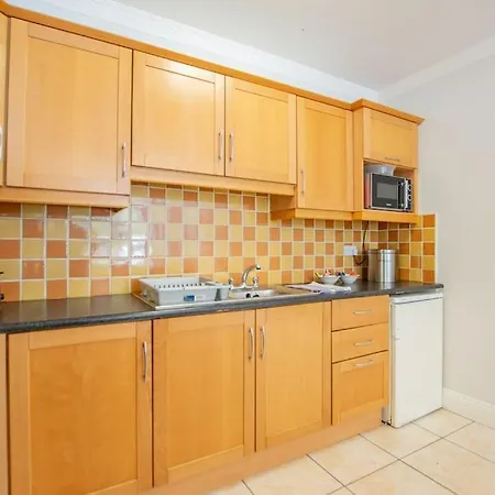105 - Lovely Townhouse By Shortstays * גלוואיי