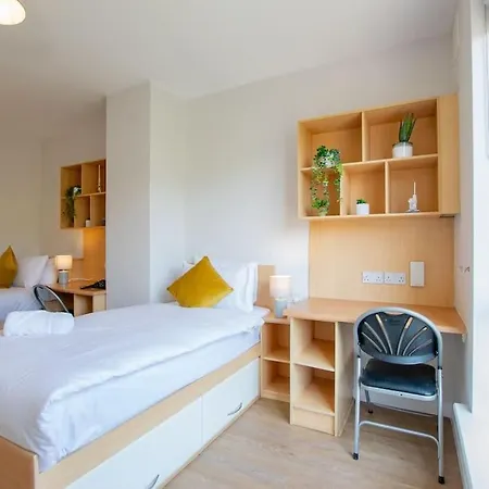 Holiday home 105 - Lovely Townhouse By Shortstays