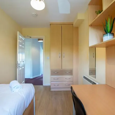 105 - Lovely Townhouse By Shortstays Holiday home *