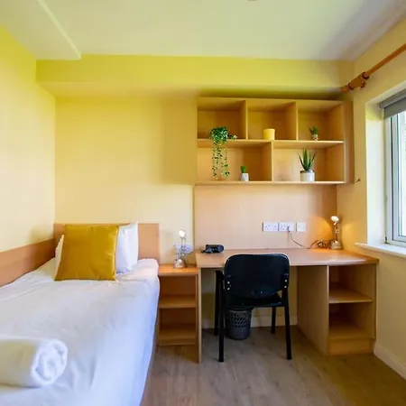 105 - Lovely Townhouse By Shortstays Holiday home Galway