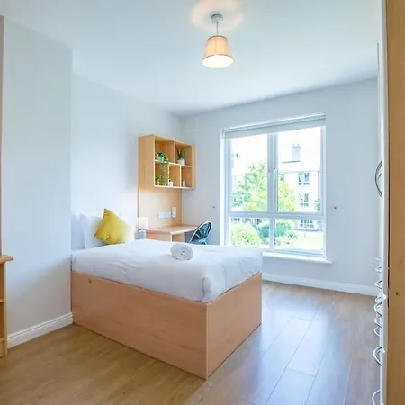 105 - Lovely Townhouse By Shortstays Holiday home *