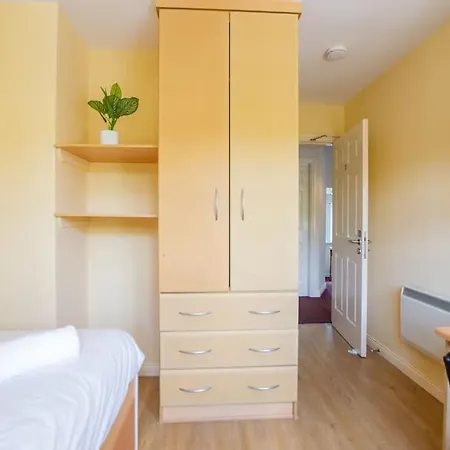 105 - Lovely Townhouse By Shortstays Holiday home Galway