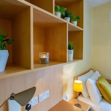 Holiday home 105 - Lovely Townhouse By Shortstays *