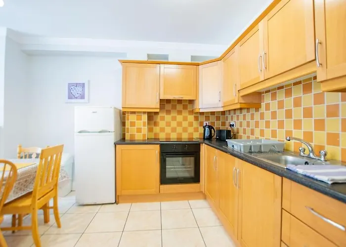 Prázdninový dům 105 - Lovely Townhouse By Shortstays