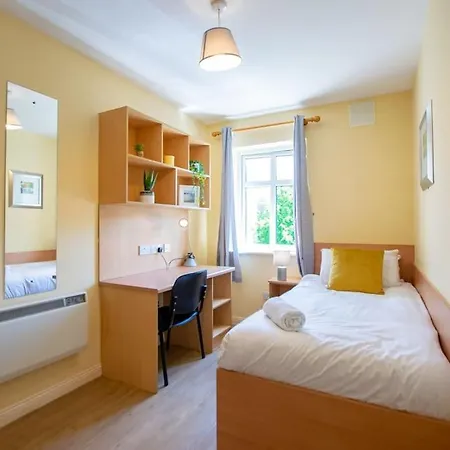 105 - Lovely Townhouse By Shortstays 度假居