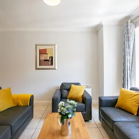 105 - Lovely Townhouse By Shortstays 度假居 戈尔韦