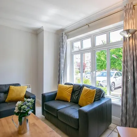 度假居 105 - Lovely Townhouse By Shortstays 戈尔韦